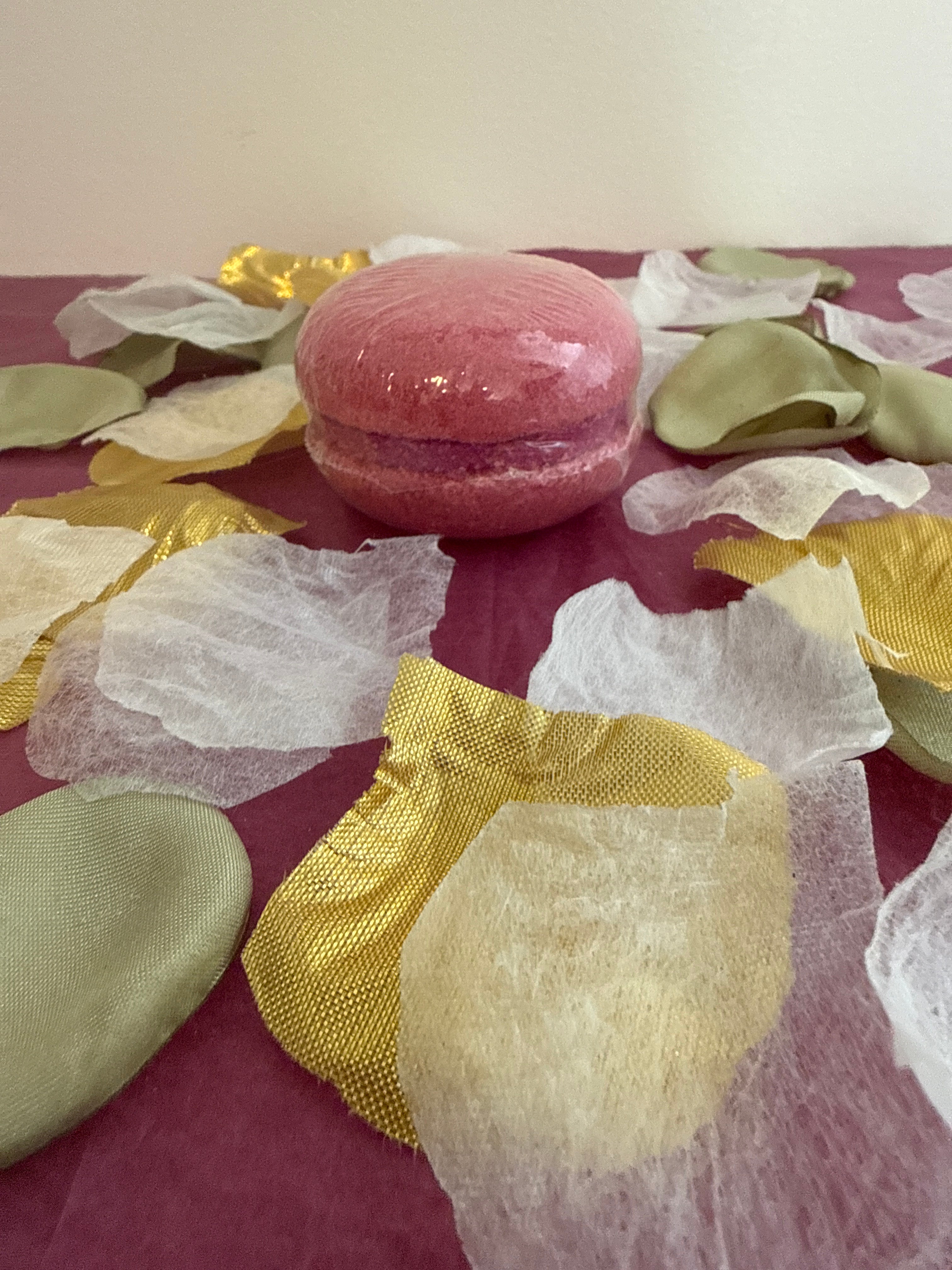 Macaron de bain effervescent parfum cassis
